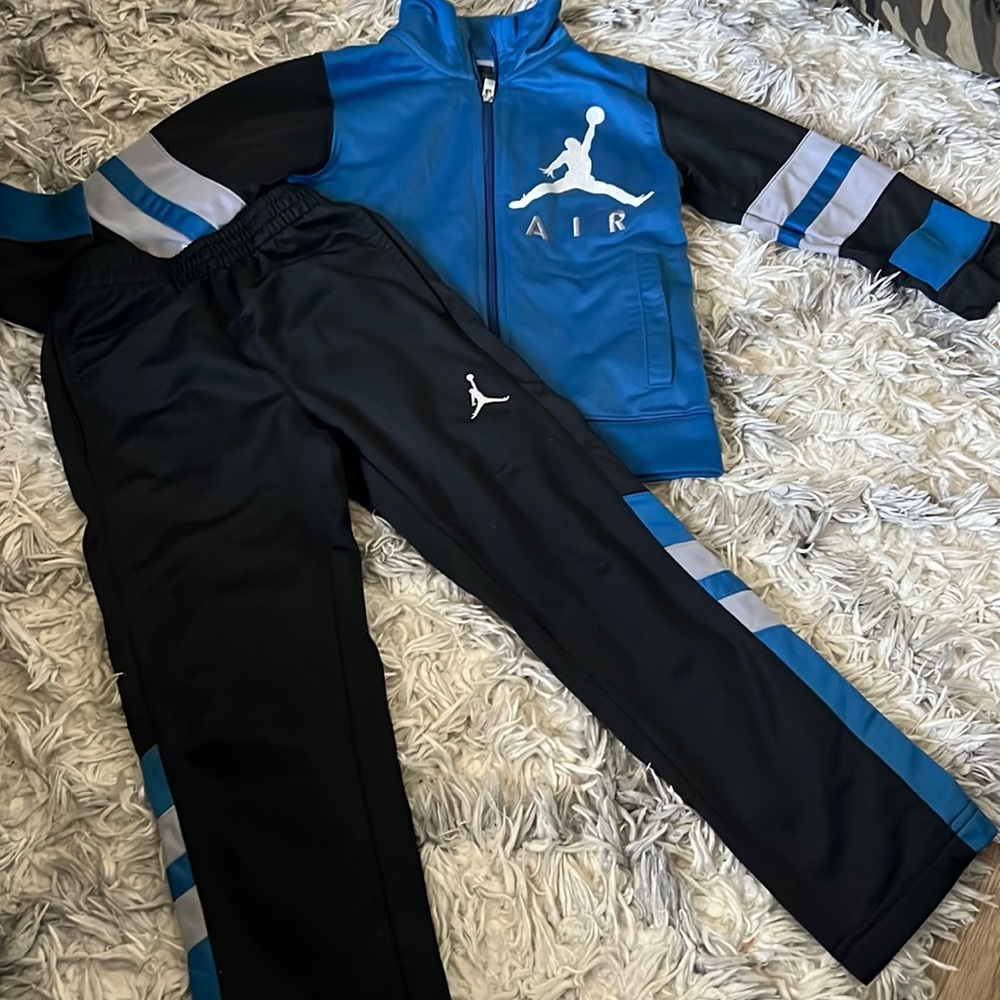Boys Jordan Track Jacket & Pants Size 5/6
